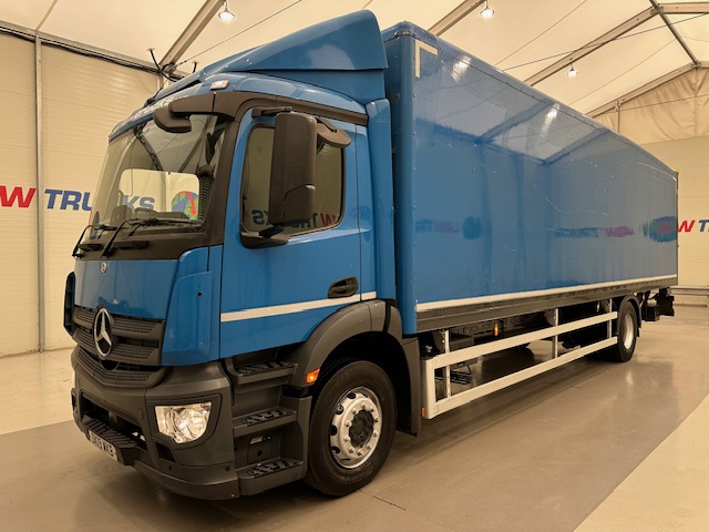 Mercedes Actros 1824 4×2 Day Cab Box Van