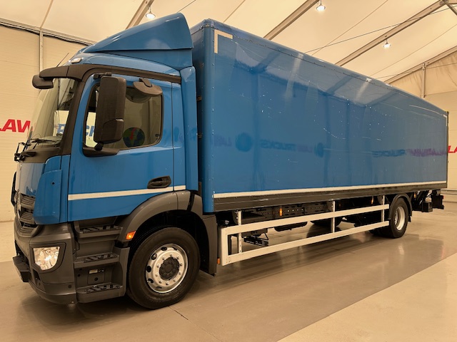 Mercedes Actros 1824 4×2 Day Cab Box Van