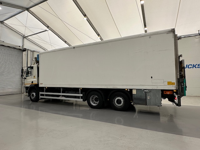 DAF  CF 290 6×2 Rear Steer Fridge Box