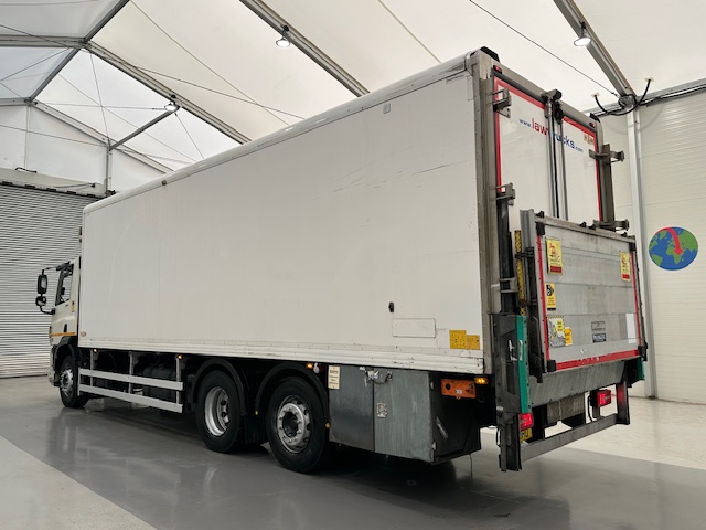 DAF  CF 290 6×2 Rear Steer Fridge Box
