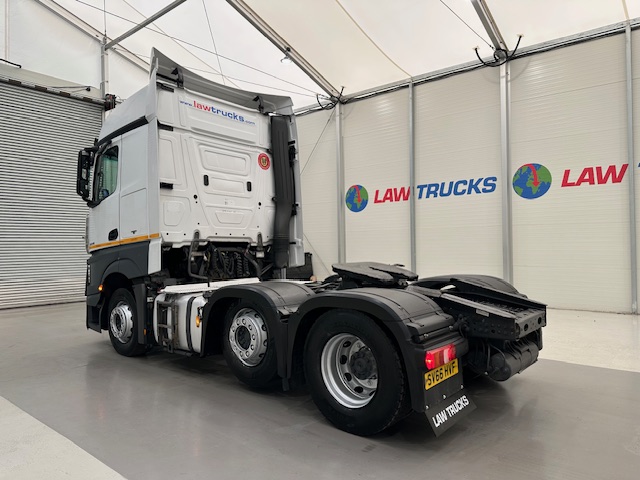 Mercedes Actros 2545 6×2 Midlift Tractor Unit