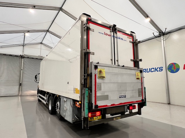 DAF CF 330 6×2 Rear Lift Fridge Box