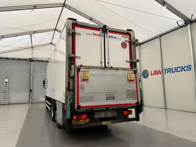 DAF CF 290 6×2 Rear Steer Fridge Box