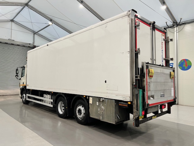 DAF CF 290 6×2 Rear Steer Fridge Box