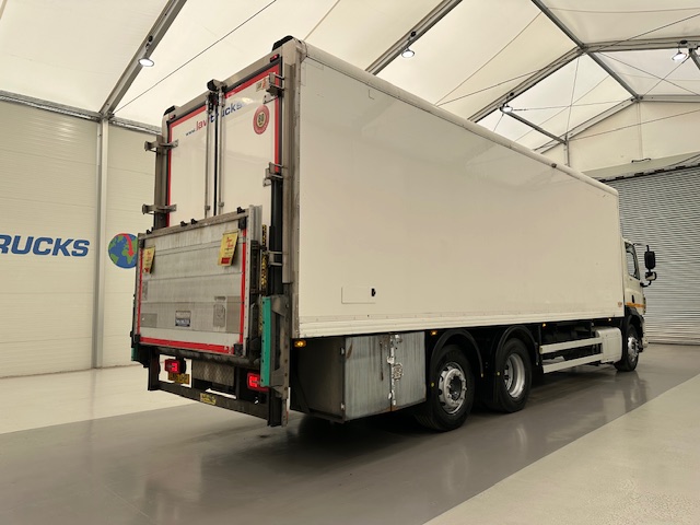 DAF CF 290 6×2 Rear Steer Fridge Box