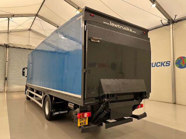 Mercedes Actros 1824 4×2 Day Cab Box Van