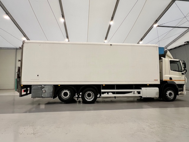 DAF CF 290 6×2 Rear Steer Fridge Box