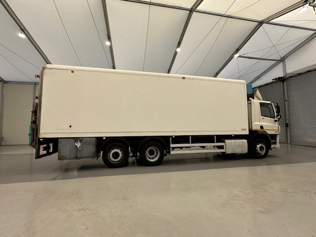 DAF  CF 290 6×2 Rear Steer Fridge Box