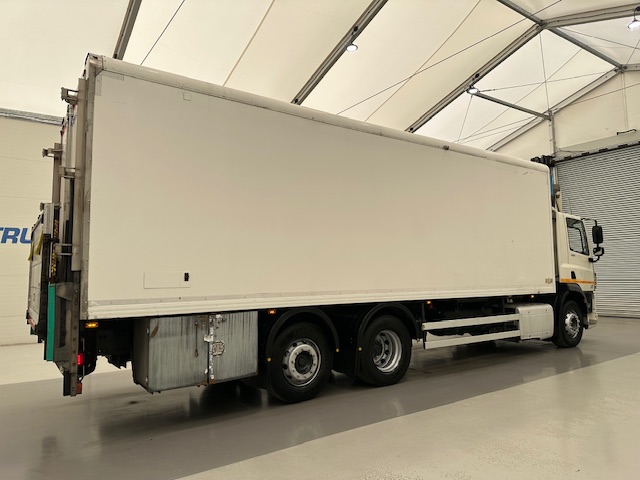 DAF CF 290 6×2 Rear Steer Fridge Box