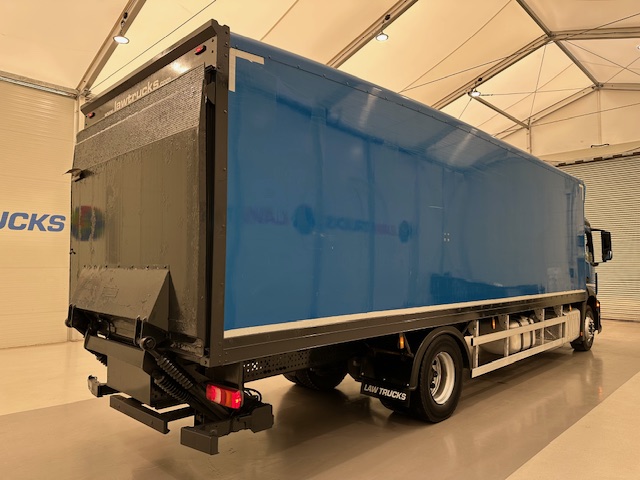 Mercedes Actros 1824 4×2 Day Cab Box Van